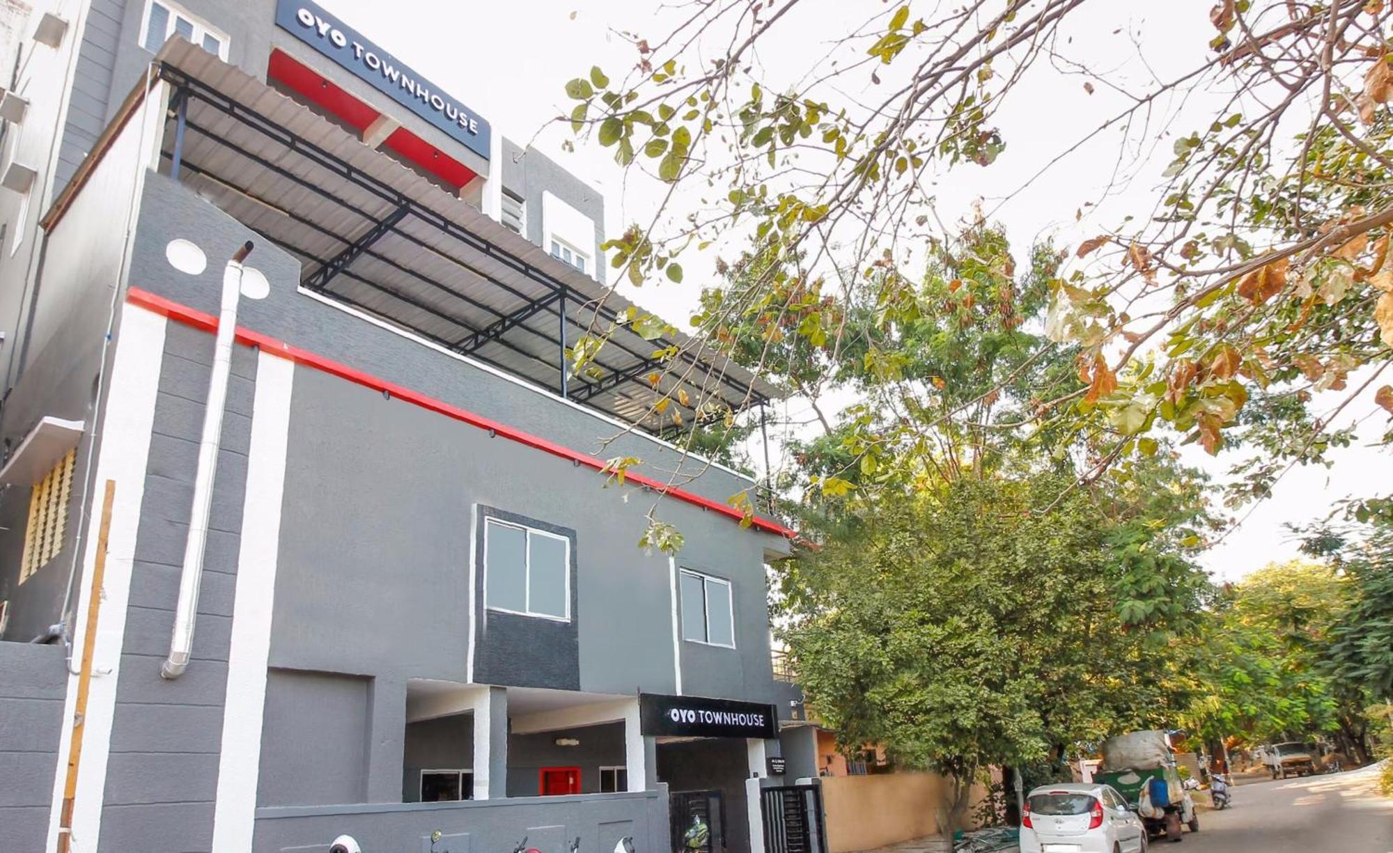 Super Townhouse Rcc Sunrise Hotel Hyderabad Ngoại thất bức ảnh
